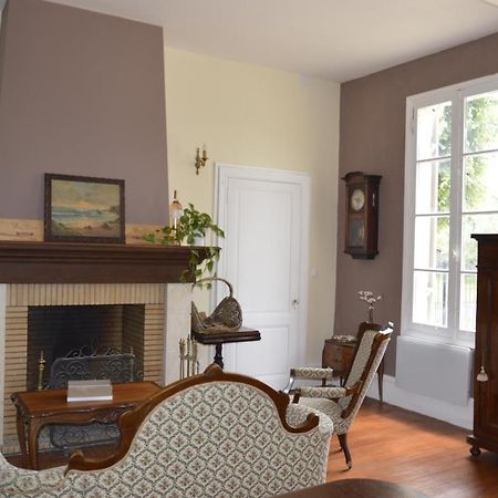 Chateau Nardon Crimon Hotel Saint-Christophe-des-Bardes ภายนอก รูปภาพ